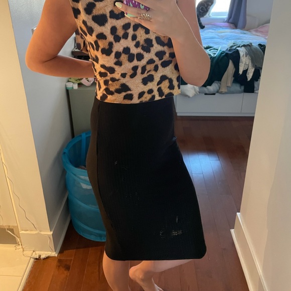 Ribbed fitted midi skirt - Picture 3 of 3